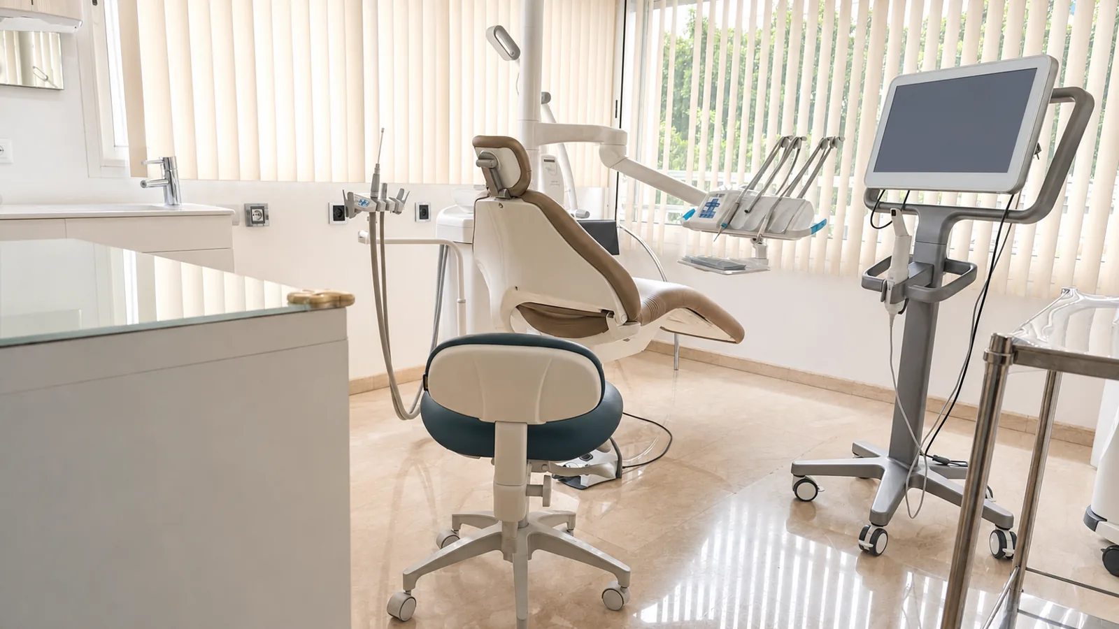 Salle de soins équipée d’un scanner intraoral